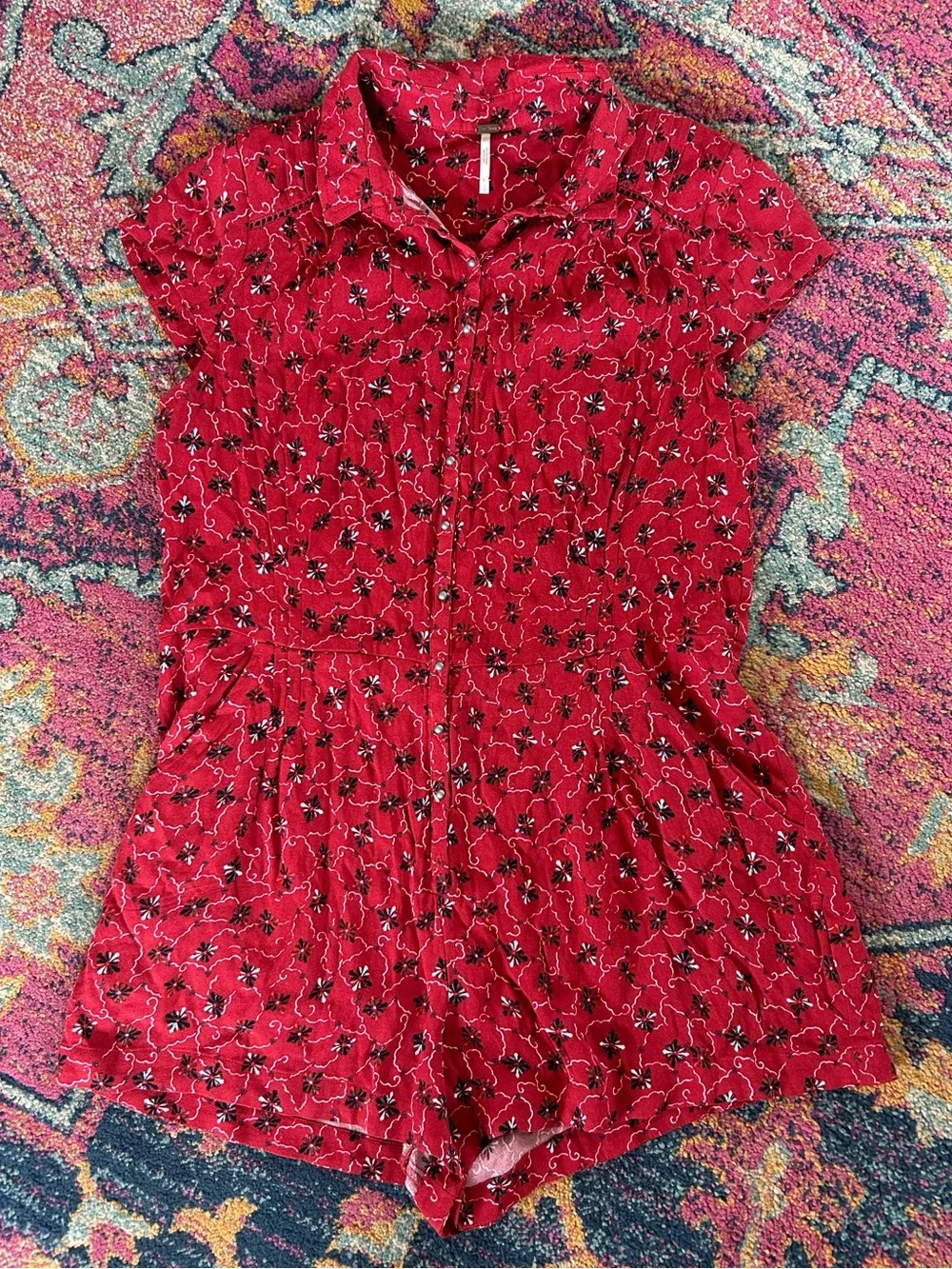 Free People | Women’s Red/Black Floral Short Sleeve Debby Dot Shorts Romper Sz S